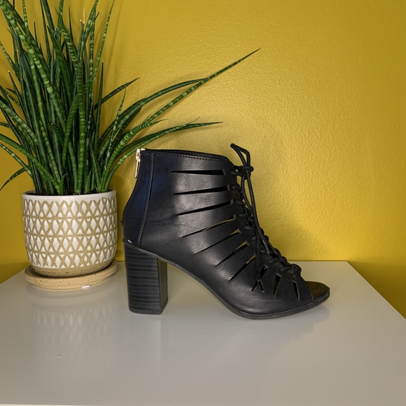 BLACK BLOCK HEELS - Picture 6 of 7